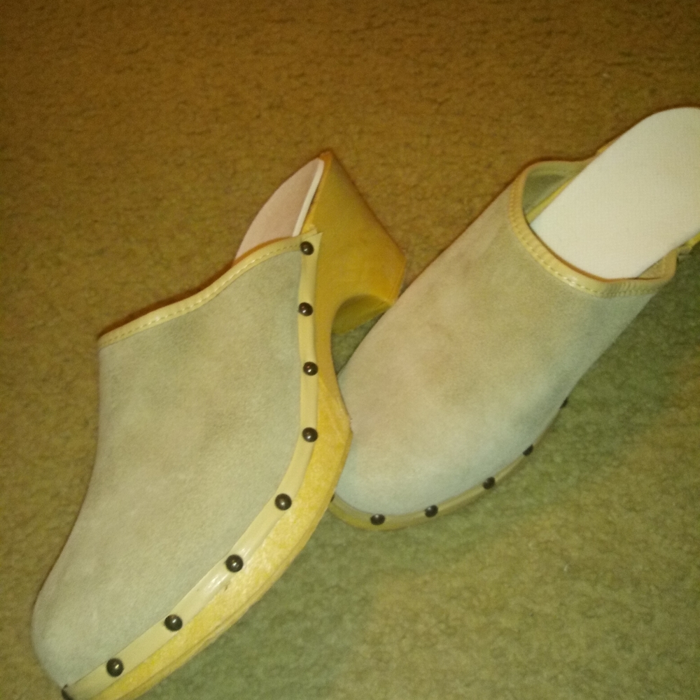 Retro Clogs Size 9